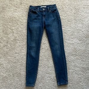 Levi’s 710 Skinny Jeans Women’s Size 2 (26 Waist) Medium Dark Wash NWOT